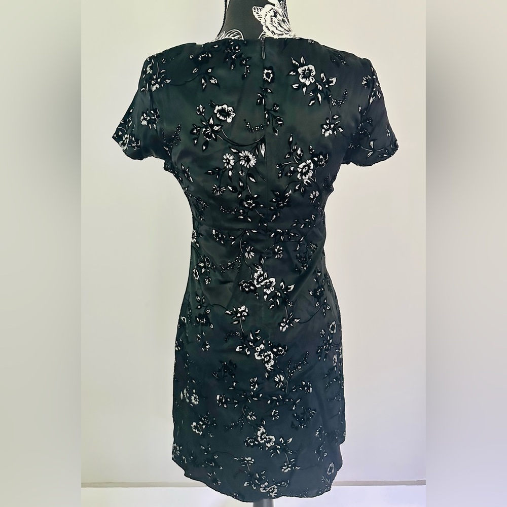 Vintage Delia’s black satin white floral dress - Picture 5 of 7